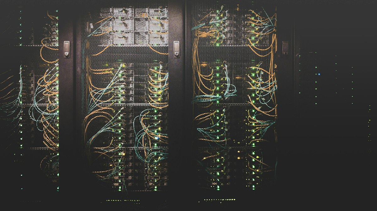 Servergang — Metapher für Dateninfrastruktur hinter makroökonomischen Modellen